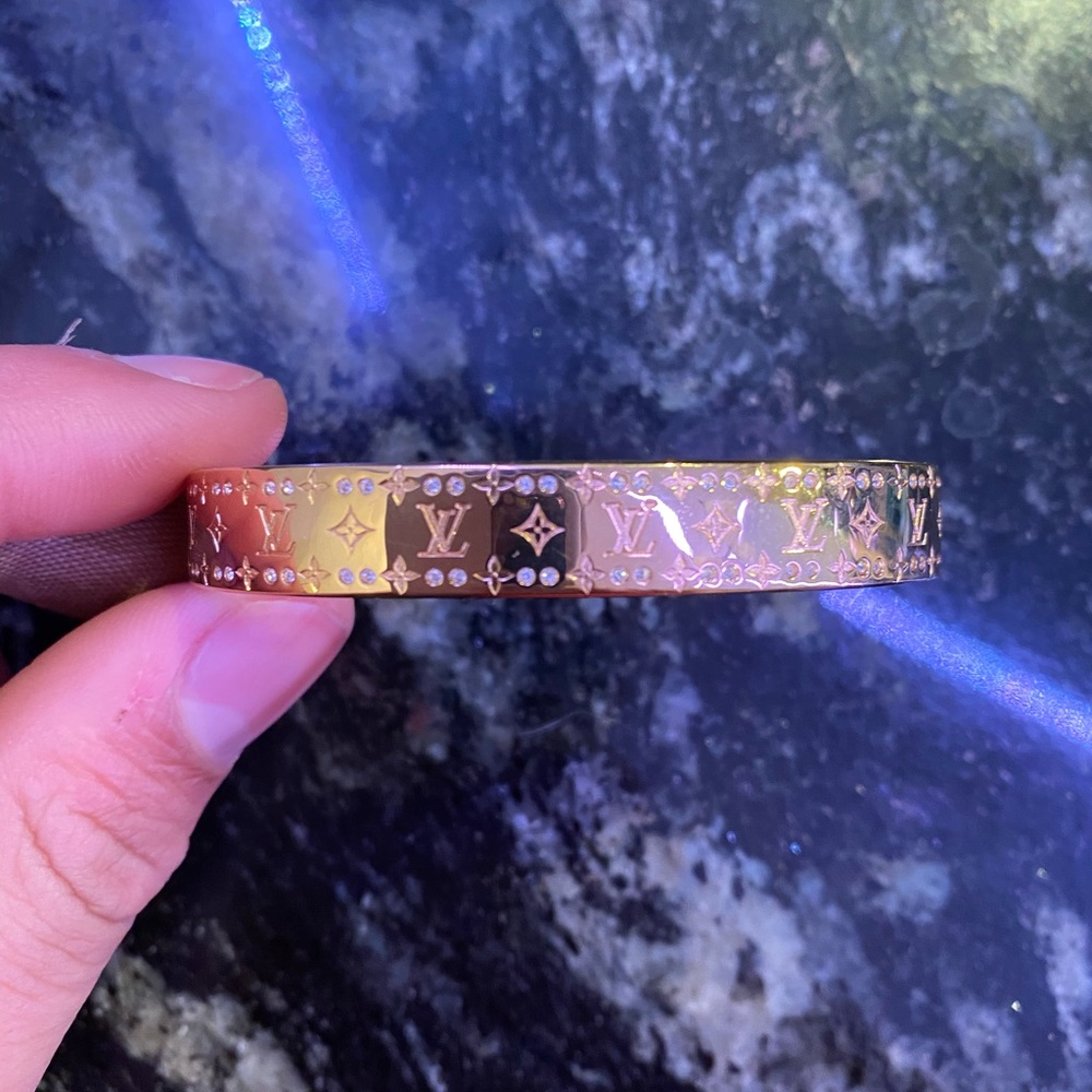 Louis Vuitton diamond stud bracelet